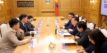 Ерөнхий сайд Г.Занданшатар суулт зарлаж буй багш нарын төлөөлөлтэй уулзлаа