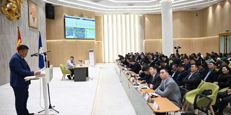 Дамбадаржаад 1973 айлын орон сууц барина