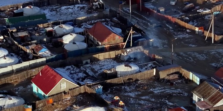 Яндангаас гарах утааг дрон ашиглан хянах туршилтын ажлыг хийж байна