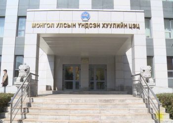 Засгийн газрыг огцруулсан шийдвэр Үндсэн хууль зөрчсөн эсэхийг нөгөөдөр дэнсэлнэ