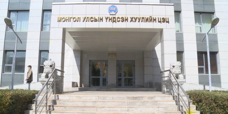 Засгийн газрыг огцруулсан шийдвэр Үндсэн хууль зөрчсөн эсэхийг нөгөөдөр дэнсэлнэ