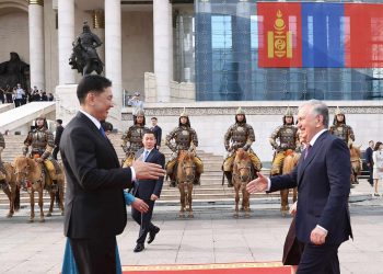 Узбекистаны Ерөнхийлөгчийг албан ёсоор угтаж авлаа