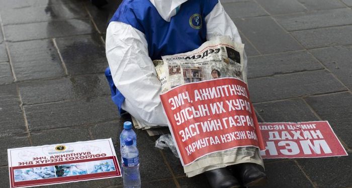 Эрүүл мэндийн салбарын ажилтны цалинг 75 хувиар нэмэгдүүлэхээр төлөвлөжээ