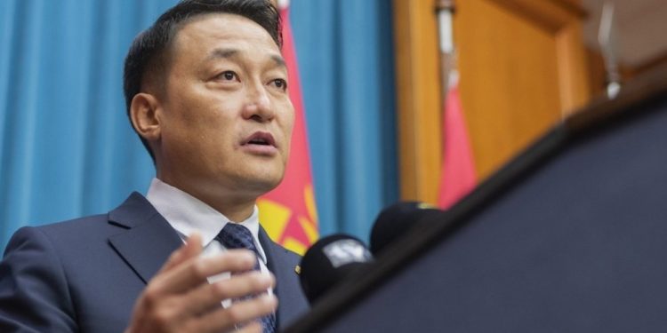 Д.Амарбаясгалан: Би МАН-ын даргад өрсөлдөхгүй