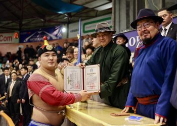 Улсын арслан Э.Батмагнай “Чингис хаан” цом хүртлээ