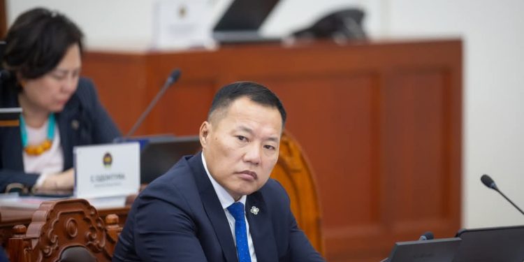 О.Цогтгэрэл: Бид өнөөдөр саалийн үнээгээ алж байна