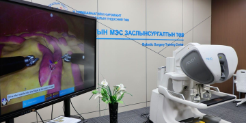 Монгол Улс "Робот мэс засал" -ын эмчилгээг нутагшуулсан дэлхийн 70 дахь орон болов