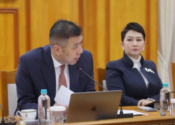 Хуулиас давсан 1000 журмыг хүчингүй болгоно 