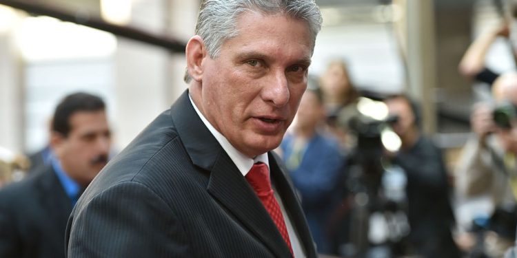 Куба: Бүх зүйлийг бизнес гэж үздэг, амь насыг нь наймаалдаг хүмүүс Куба руу дур зоригоор халдах эрхгүй