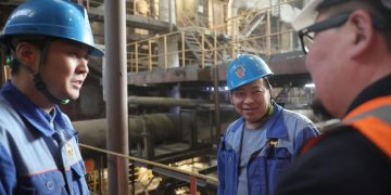 Хүнд нөхцөлд шуурхай ажилласан гагнуурчид, засварчдыг урамшуулна