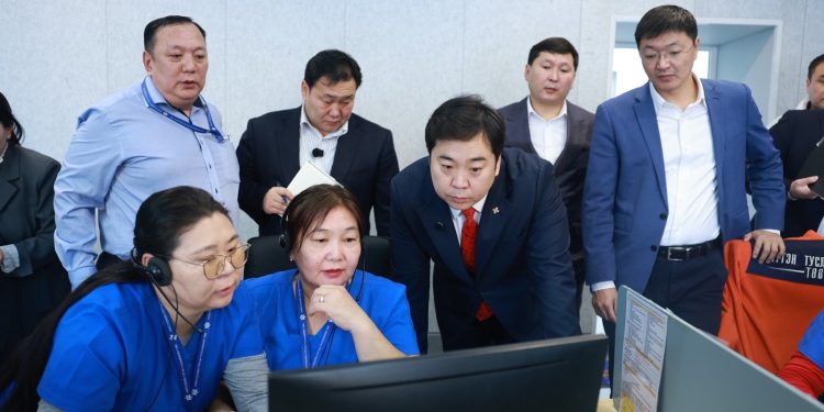 НИТХ-ын Зөвлөлийн хуралдаан Нийслэлийн түргэн тусламжийн төвд болж байна