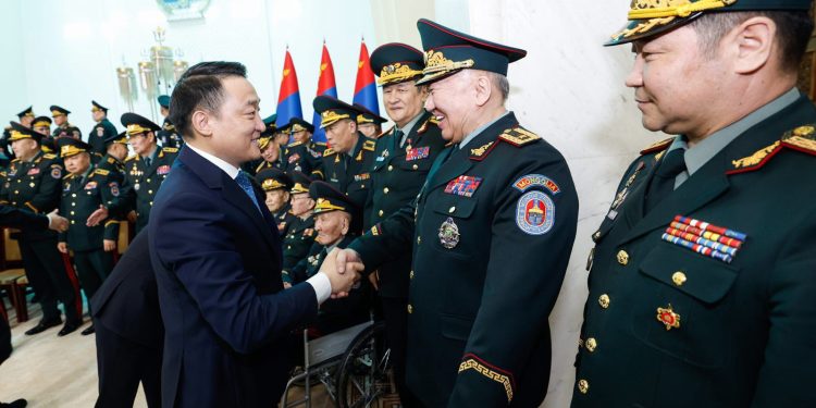 УИХ-ын дарга Д.Амарбаясгалан генералуудыг хүлээн авч хүндэтгэл үзүүллээ