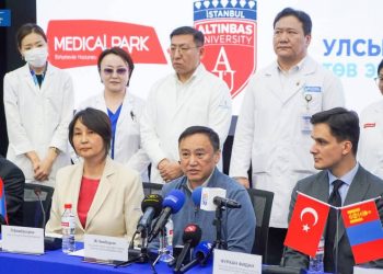 Манай улс хүүхдэд цусны үүдэл эс шилжүүлэн суулгах эмчилгээг амжилттай нэвтрүүллээ