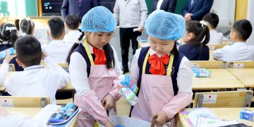 Нийслэлийн сургуулиудын 1-5 дугаар ангийн сурагчид “Сүүн дархлаа” хөтөлбөрт хамрагдаж эхэллээ