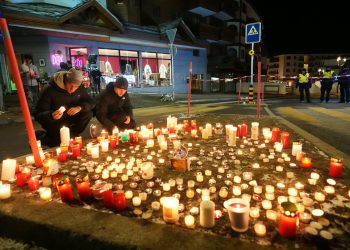 Швейцарь: Он шилжих мөчид бааранд гал гарч 40 хүн амиа алджээ