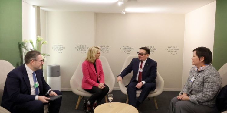 Боловсролын салбарын чанар, хүртээмжийг сайжруулахад хамтран ажиллахаар тохиролцов