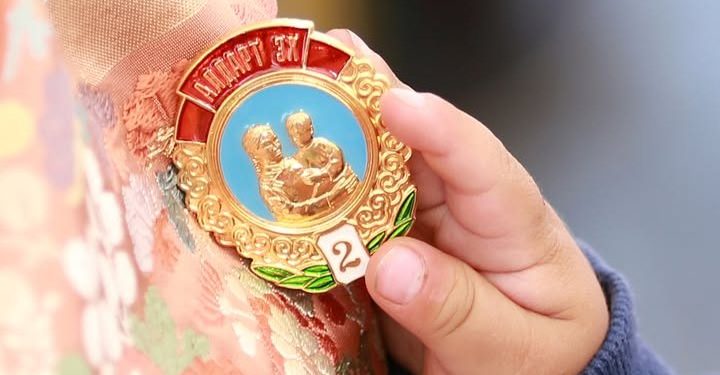 "Алдарт эх"-ийн одонгийн хүсэлтийг хүлээн авч эхэллээ