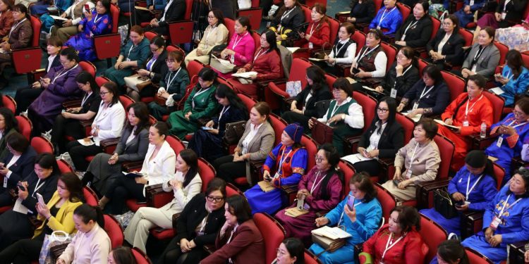 “Бид эмэгтэйчүүд” чуулга уулзалт эхэллээ