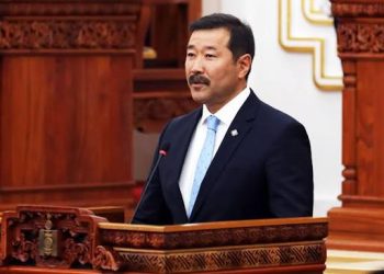 Үл хөдлөх хөрөнгө борлуулахад ногдуулдаг 2 хувийн албан татварыг хүчингүй болгох асуудлыг судална