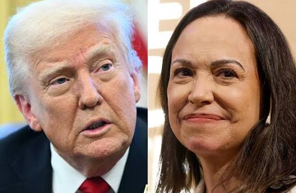 Венесуэлийн сөрөг хүчний удирдагч Нобелийн шагналаа Трампад гардуулжээ