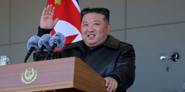 Ким Чен Ун Хөдөлмөрийн намын Ерөнхий нарийн бичгийн даргаар улиран сонгогджээ