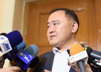 АН-ын эсрэг зогсож буй АН-ын экс дарга Лу.Гантөмөр