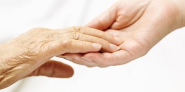 Монгол Улсад 100 болон түүнээс дээш настай нийт 166 өндөр настан байна