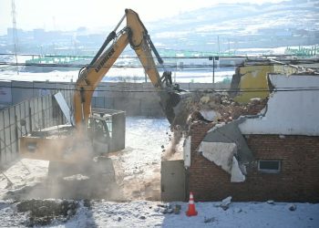 "Сэлбэ 20 минутын хот” төслийн хүрээнд 18 томоохон объектыг нурааж эхэллээ