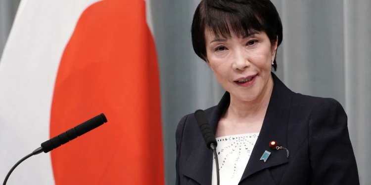 Японы Ерөнхий сайд Такаичигийн тэргүүлсэн эвсэл үнэмлэхүй ялалт байгууллаа