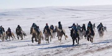 Сар шинийн өмнө Хөвсгөлд унаач хүүхэд амь насаа алджээ