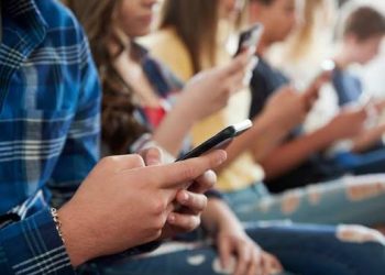 Испани 16 хүртэлх насны хүүхдийн сошиал сүлжээний хэрэглээг хязгаарлана