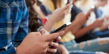 Испани 16 хүртэлх насны хүүхдийн сошиал сүлжээний хэрэглээг хязгаарлана