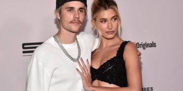 Хейли Жастин Биберээс салахаар өргөдлөө өгсөн үү?