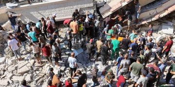 Иран: Охидын бага сургуулийг бөмбөгдөж, 108 хүн амиа алджээ