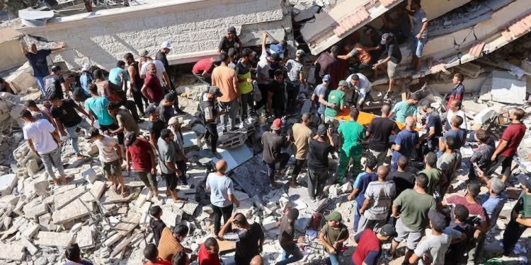 Иран: Охидын бага сургуулийг бөмбөгдөж, 108 хүн амиа алджээ