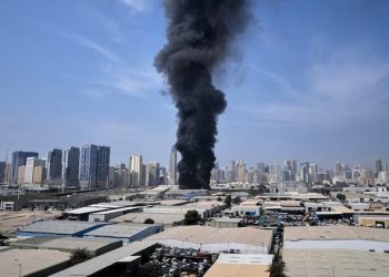 Дэлхийн хамгийн том газрын тосны үйлдвэр халдлагад өртөж дэлбэрчээ