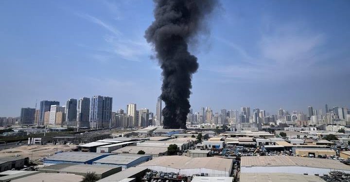 Дэлхийн хамгийн том газрын тосны үйлдвэр халдлагад өртөж дэлбэрчээ