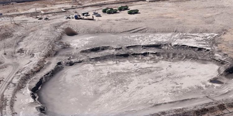 ТЭЦ-5 станц барих газрын үнсийг зөөвөрлөж, талбайг чөлөөлж байна