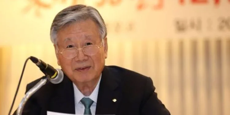 БНСУ: Booyoung групп ажилчдаа хүүхэд төрүүлвэл 100 сая вон олгохоо мэдэгдлээ