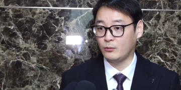 Ц.Гансүлд: Ерөнхий сайд асан Л.Оюун-Эрдэнийг мөнгө угаасан хэргээр шалгаж байна