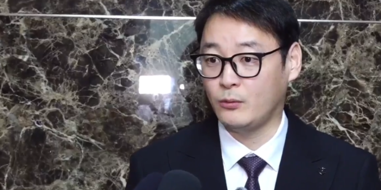 Ц.Гансүлд: Ерөнхий сайд асан Л.Оюун-Эрдэнийг мөнгө угаасан хэргээр шалгаж байна