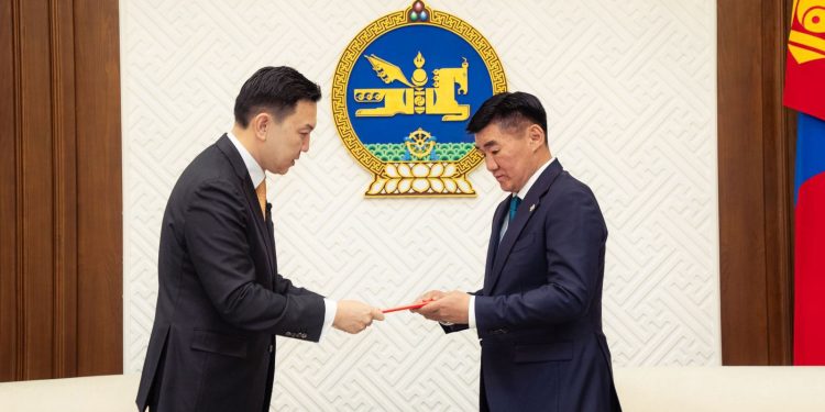 Татварын дарамтаас чөлөөлөх хуулийн төслүүдийг УИХ-д өргөн мэдүүлэв