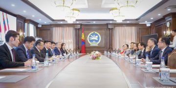 Цинхуа их сургуулийн Удирдах зөвлөлийн дарга, профессор Чиө Ёонг тэргүүтэй төлөөлөгчдийг хүлээн авч уулзлаа