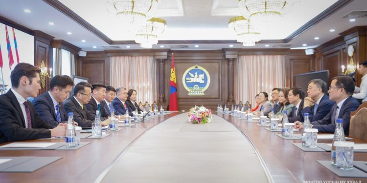 Цинхуа их сургуулийн Удирдах зөвлөлийн дарга, профессор Чиө Ёонг тэргүүтэй төлөөлөгчдийг хүлээн авч уулзлаа