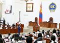 Төрийн ордонтой танилцсан хүүхдүүдтэй УИХ-ын дарга С.Бямбацогт уулзаж, баяр хүргэлээ