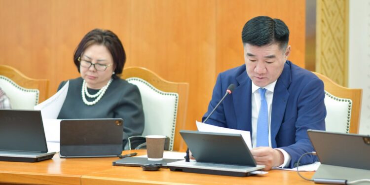 Төсвийн төслийг бодитой төлөвлөж, тайлагнаж хэвших шаардлагатайг анхааруулав