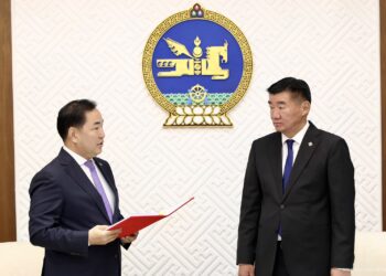 Улс төрийн хилс хэрэгт хэлмэгдэгчдийг цагаатгах, нөхөх олговор олгох тухай хуульд нэмэлт, өөрчлөлт оруулах тухай хуулийн төсөл өргөн мэдүүлэв