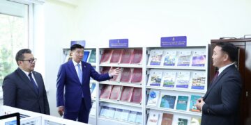 Иргэдтэй уулзах танхим, Парламентын номын сангийн салбарыг нээв