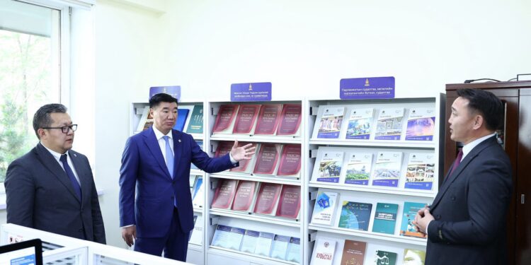 Иргэдтэй уулзах танхим, Парламентын номын сангийн салбарыг нээв