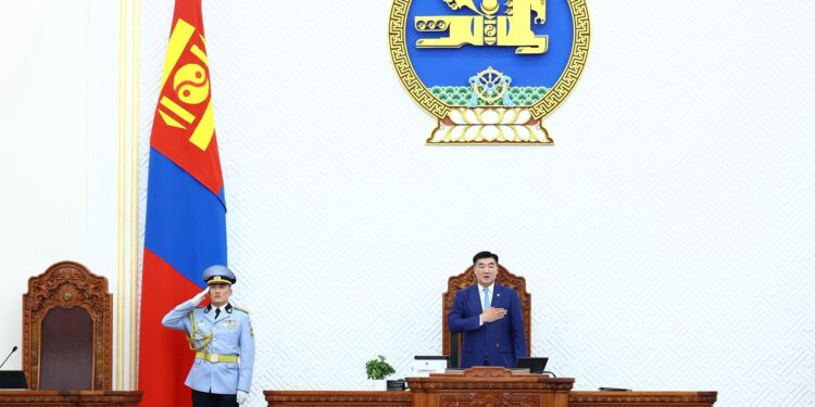 С.Бямбацогт: Засгийн газар нүдэнд үзэгдэж, гарт баригдахуйц үр дүн гаргаж, хурдтай ажиллахыг онцлон сануулъя